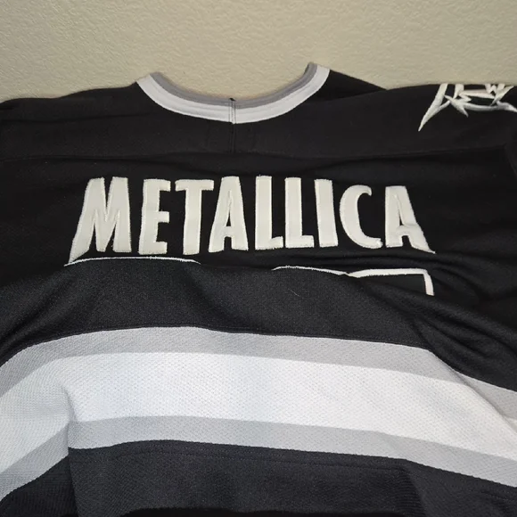 Giant Tag Black XL Metallica 1996 Hockey Jersey with Push Head Flaming Skull - Picture 8 of 8